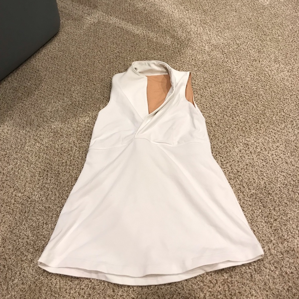 Lululemon white tank with built in bra